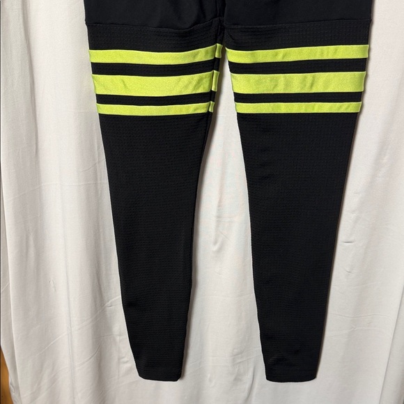 Bombshell Sportswear Black and Yellow High Waist Leggings Size XXS - Picture 8 of 10
